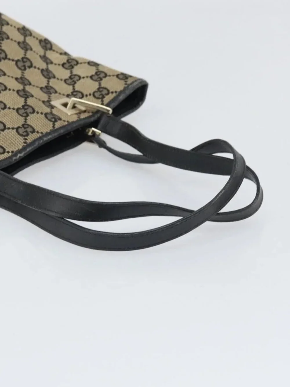 Gucci brand	gucci color	gold