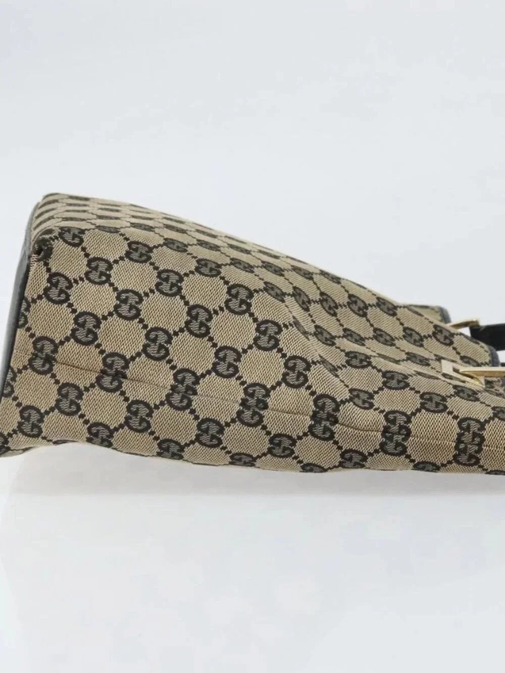 Gucci brand	gucci color	gold