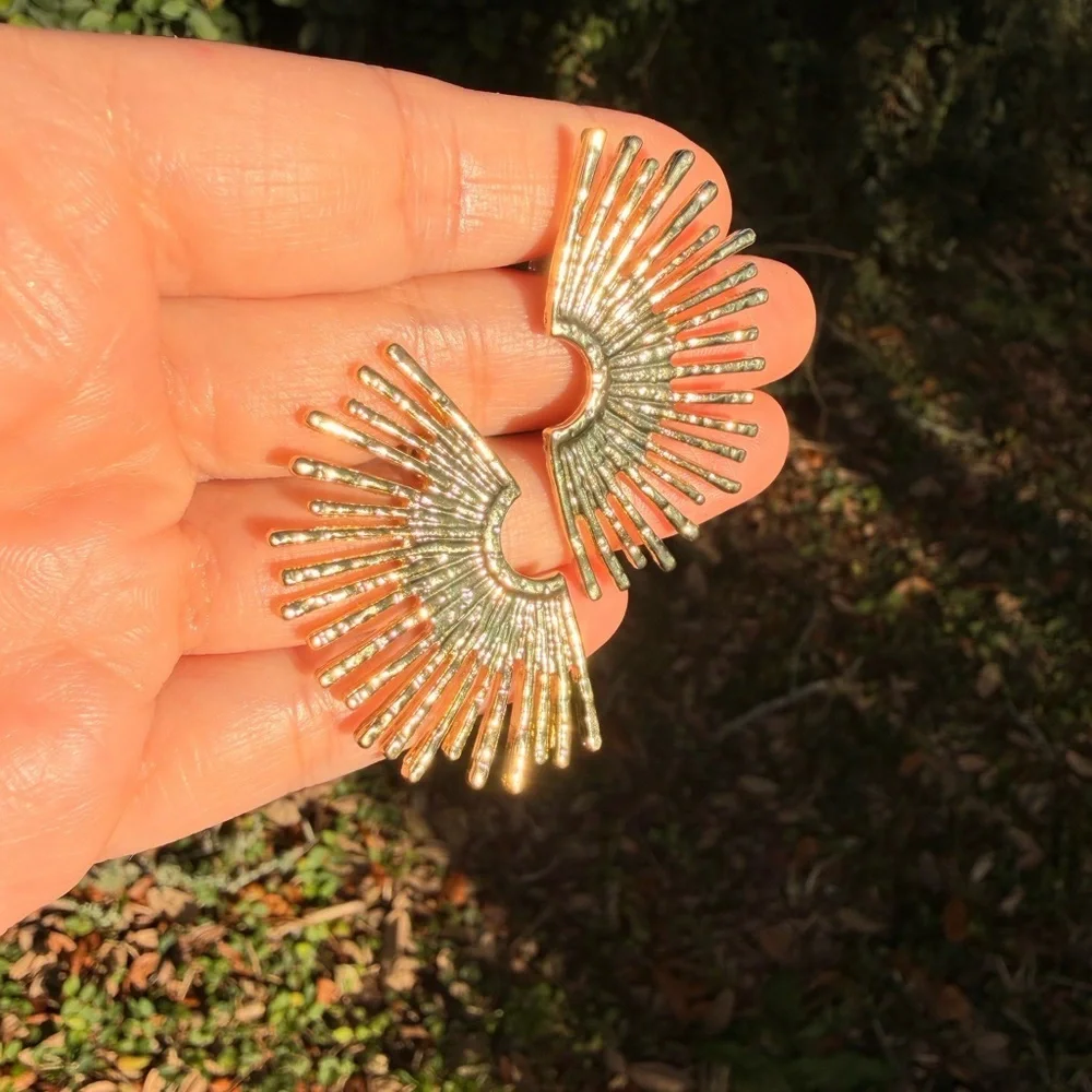 Elegant Gold Sunburst Earrings