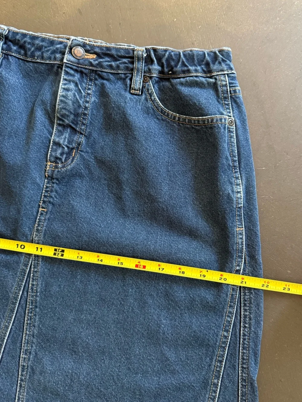 Women’s Classic Medium Wash Blue Denim Skirt Casual A-Line Size 14 Stretch