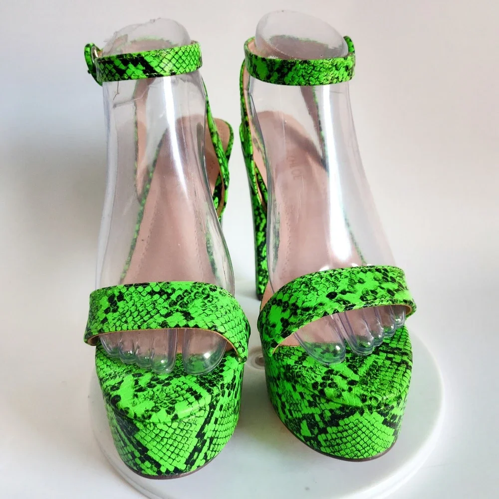 Chase + Chloe neon green