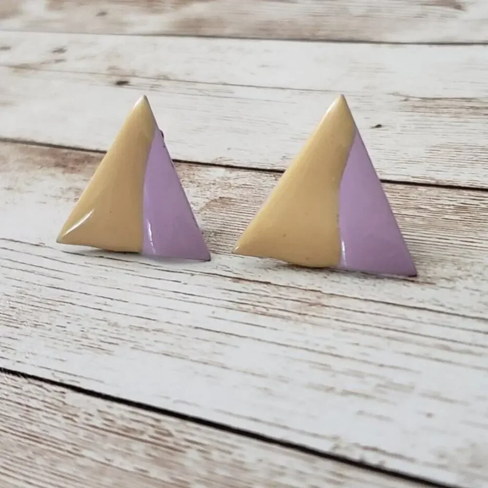 Vintage clip earrings