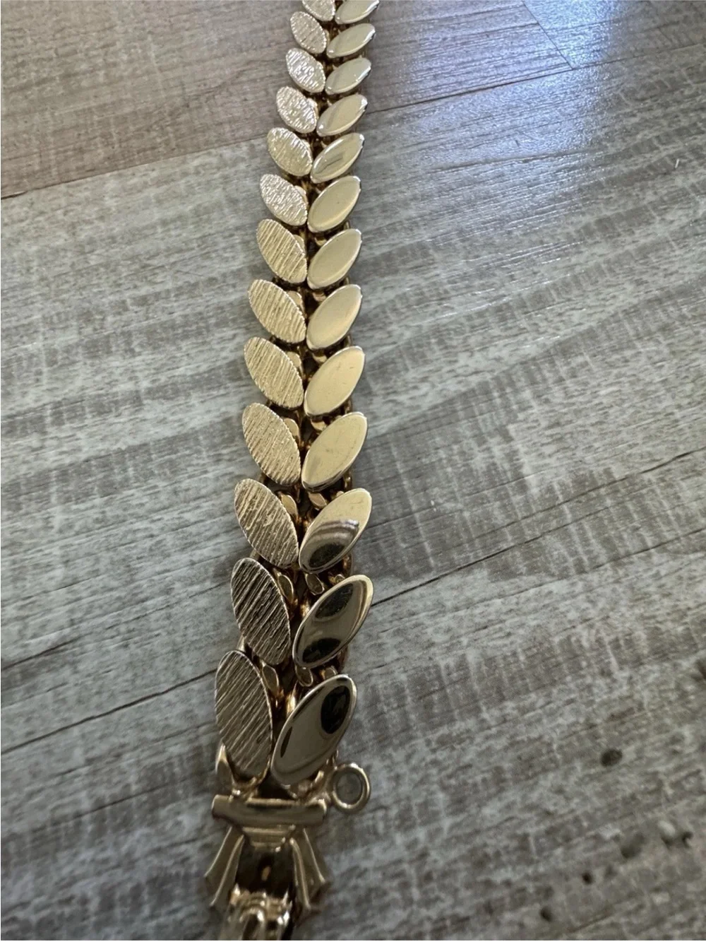 Gold Leaf-Link Women's Bracelet