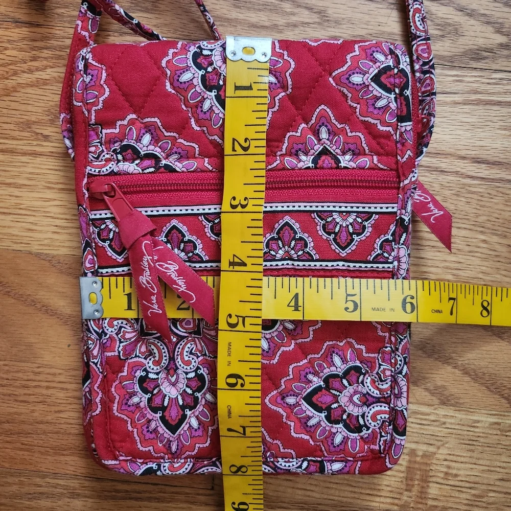 Vera Bradley chic crossbody