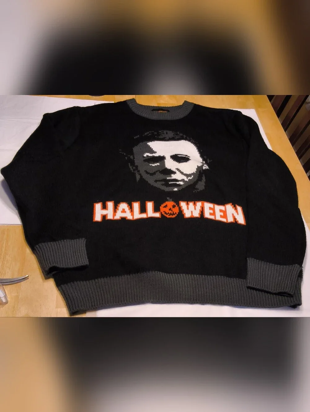 Mondo halloween graphic