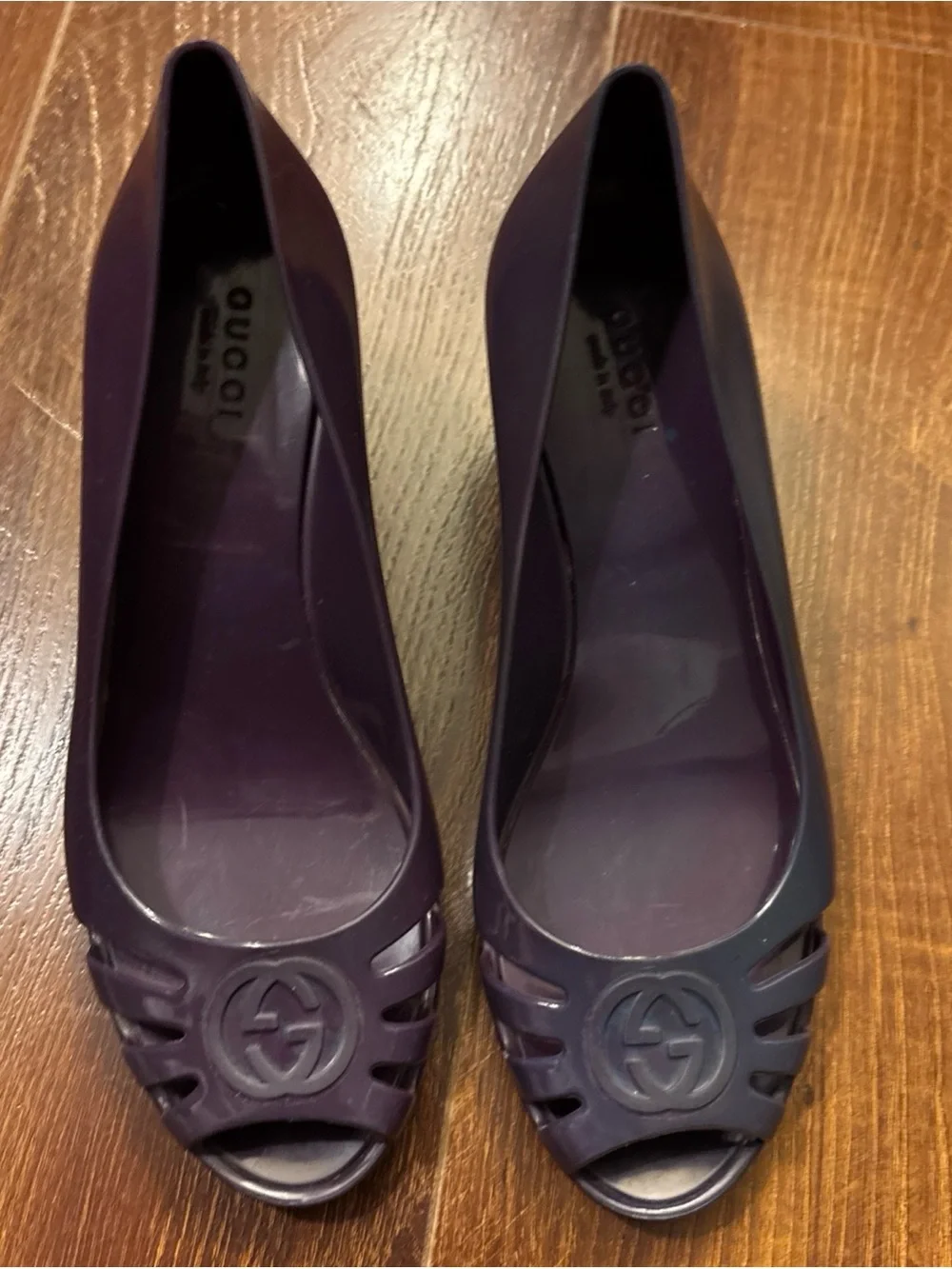 Gucci gg logo