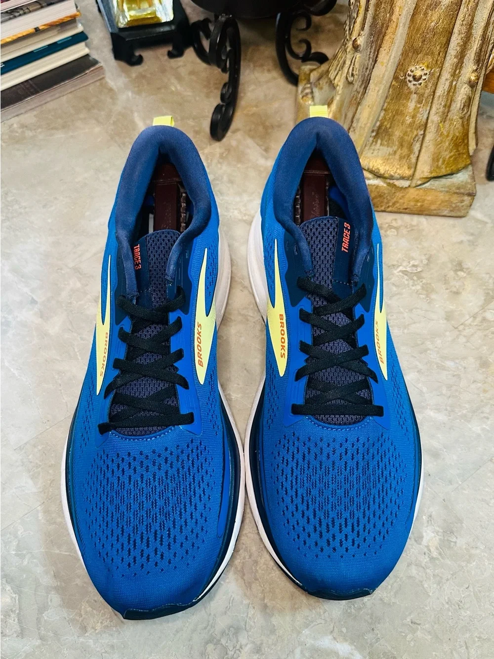 Men’s Brooks Trace 3 Royal Blue Yellow White Shoes 1104121D476 Size 12US