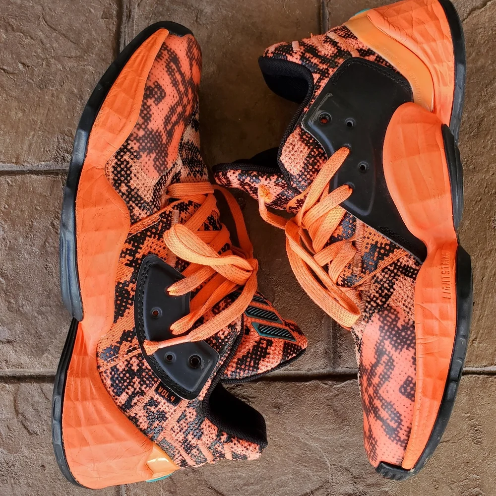 Adidas • James Harden Vol 4 Basketball Shoes