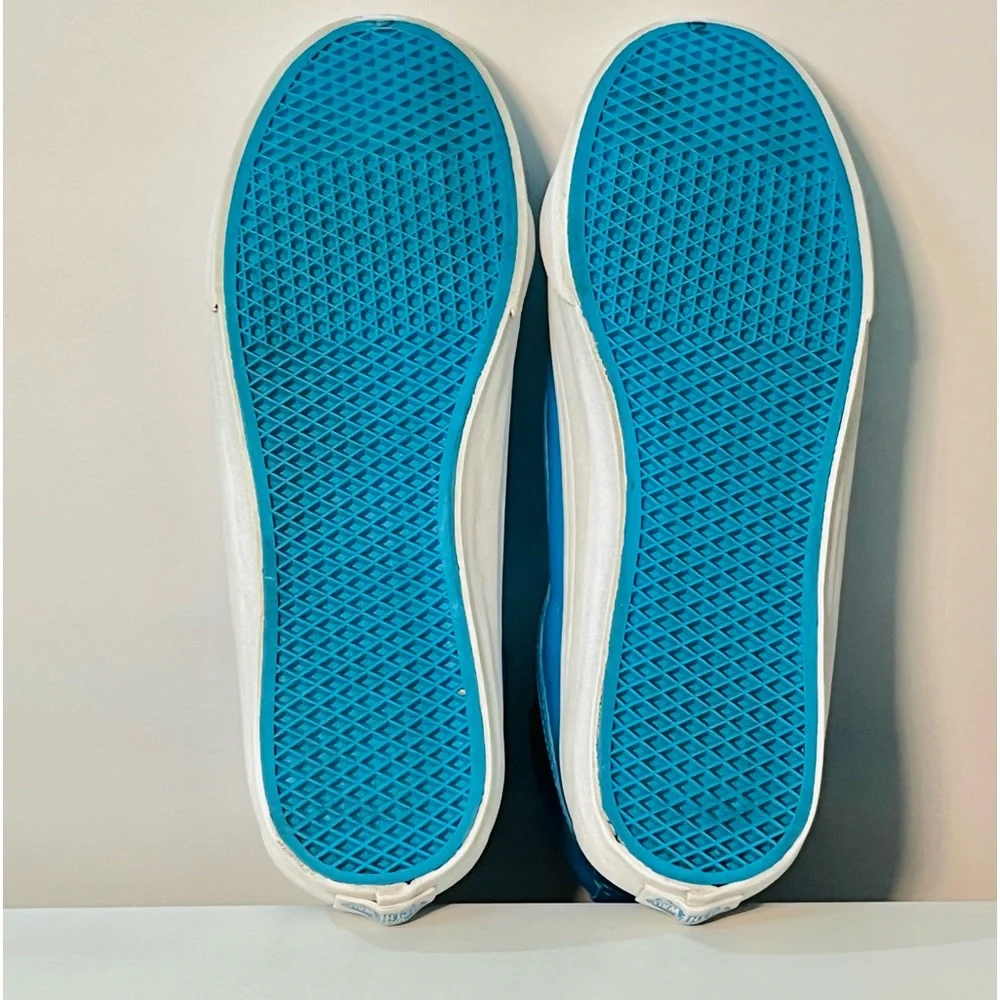 Vans neon blue