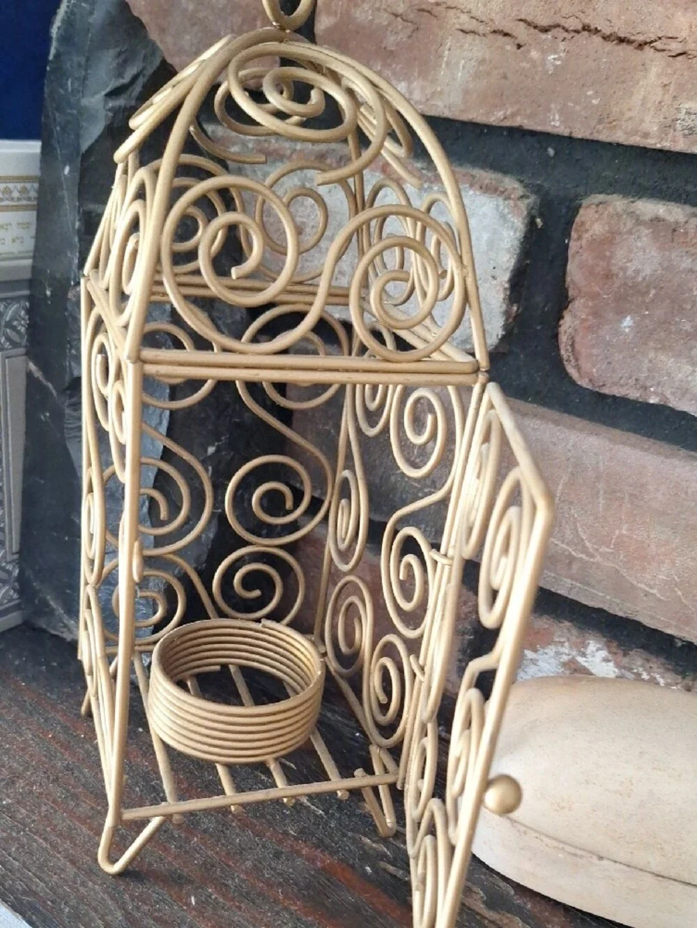 N/A elegant gold