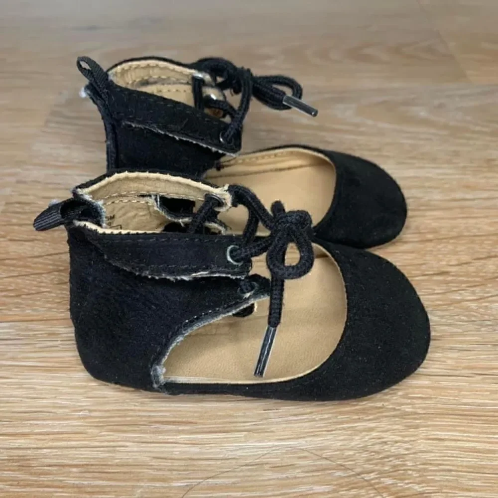 Old Navy 3-6 Months Baby Girl Lace Up Sandals