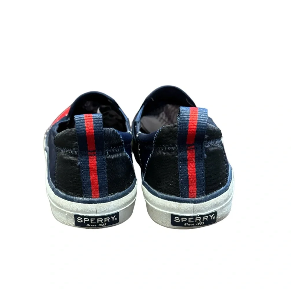 Sperry crest twin