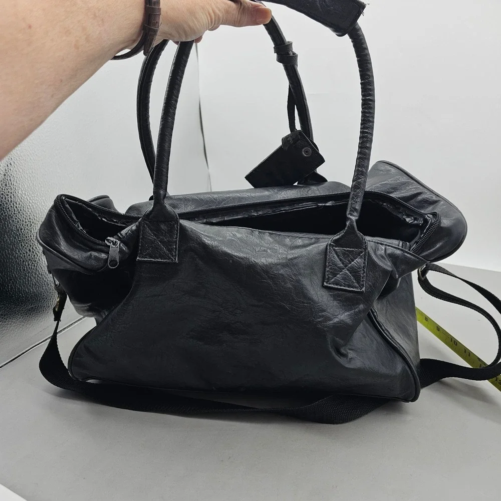 JR Bentley Co Vintage Black Faux Leather Duffel Bag Travel Weekend Carry On K13