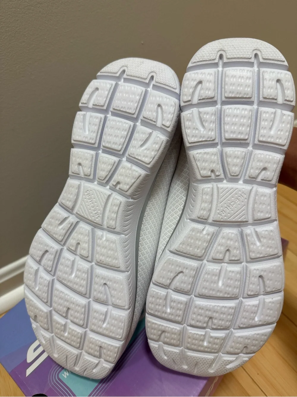 Skechers missing insoles
