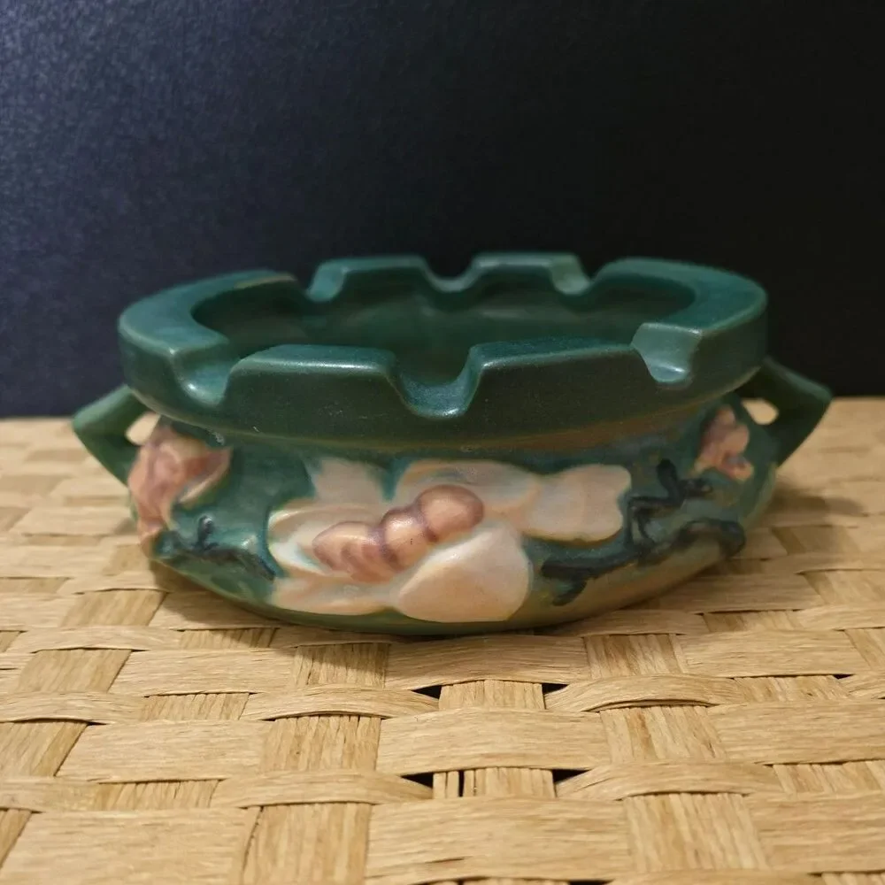 Vintage Roseville Pottery Magnolia Ashtray #28