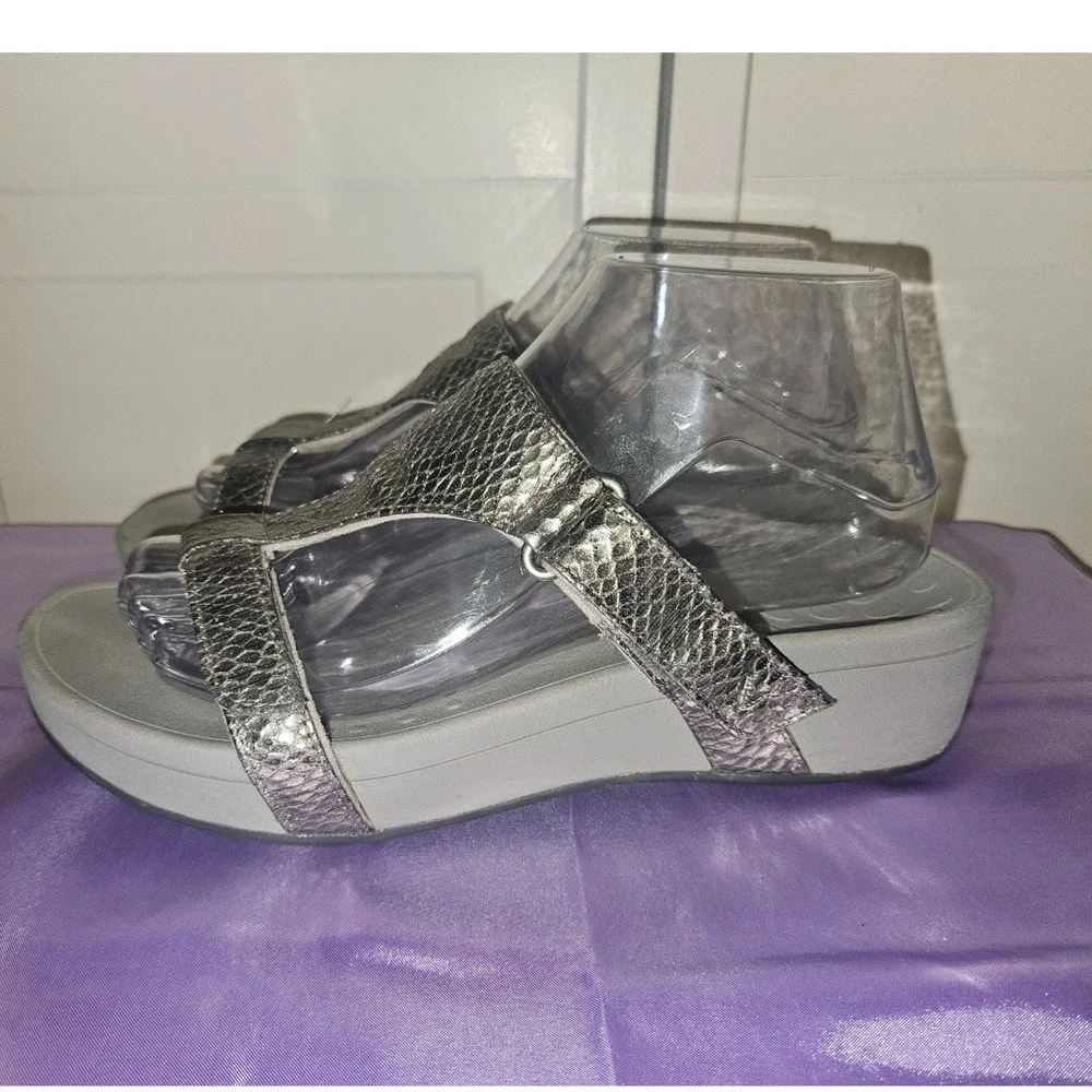 Vionic ellie metallic