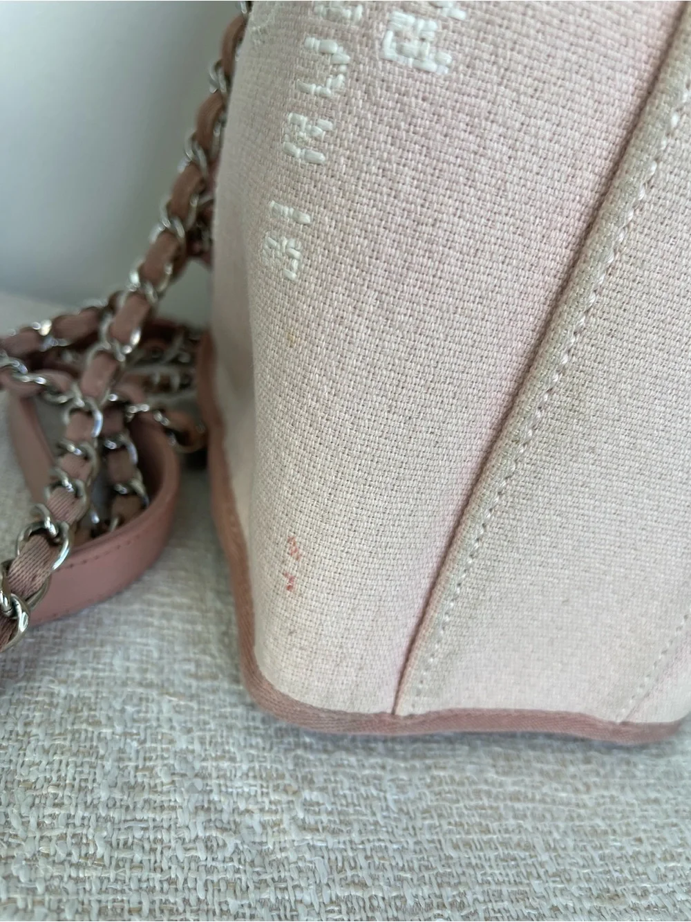 CHANEL elegant pink