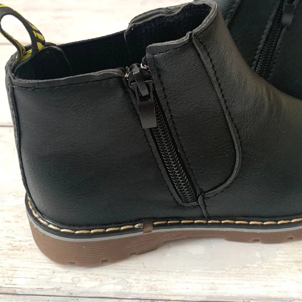 Girls Size 1 Black Vegan Leather Chelsea Boots Side Zip Kids Shoes NEW