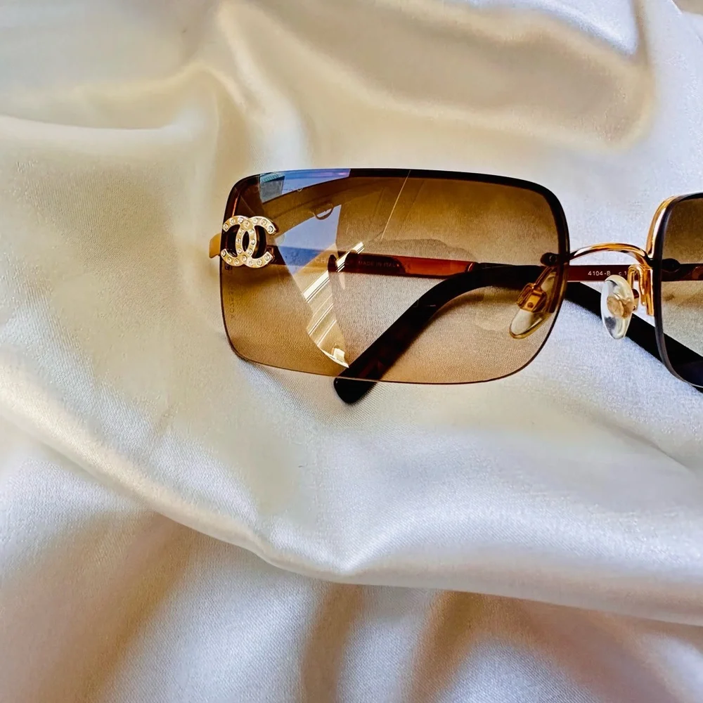 CHANEL 100% authentic