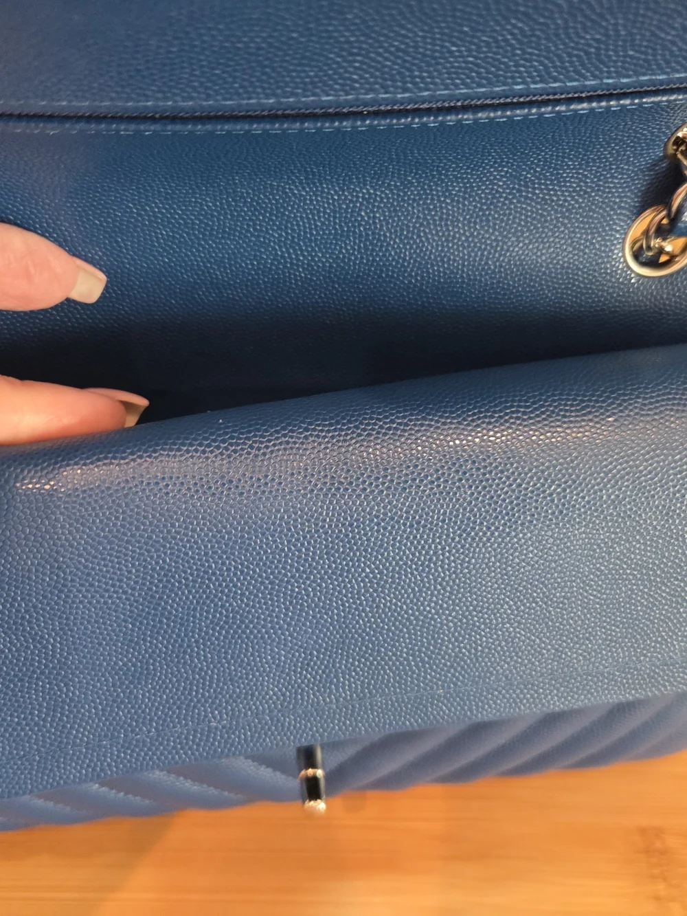 CHANEL elegant flap
