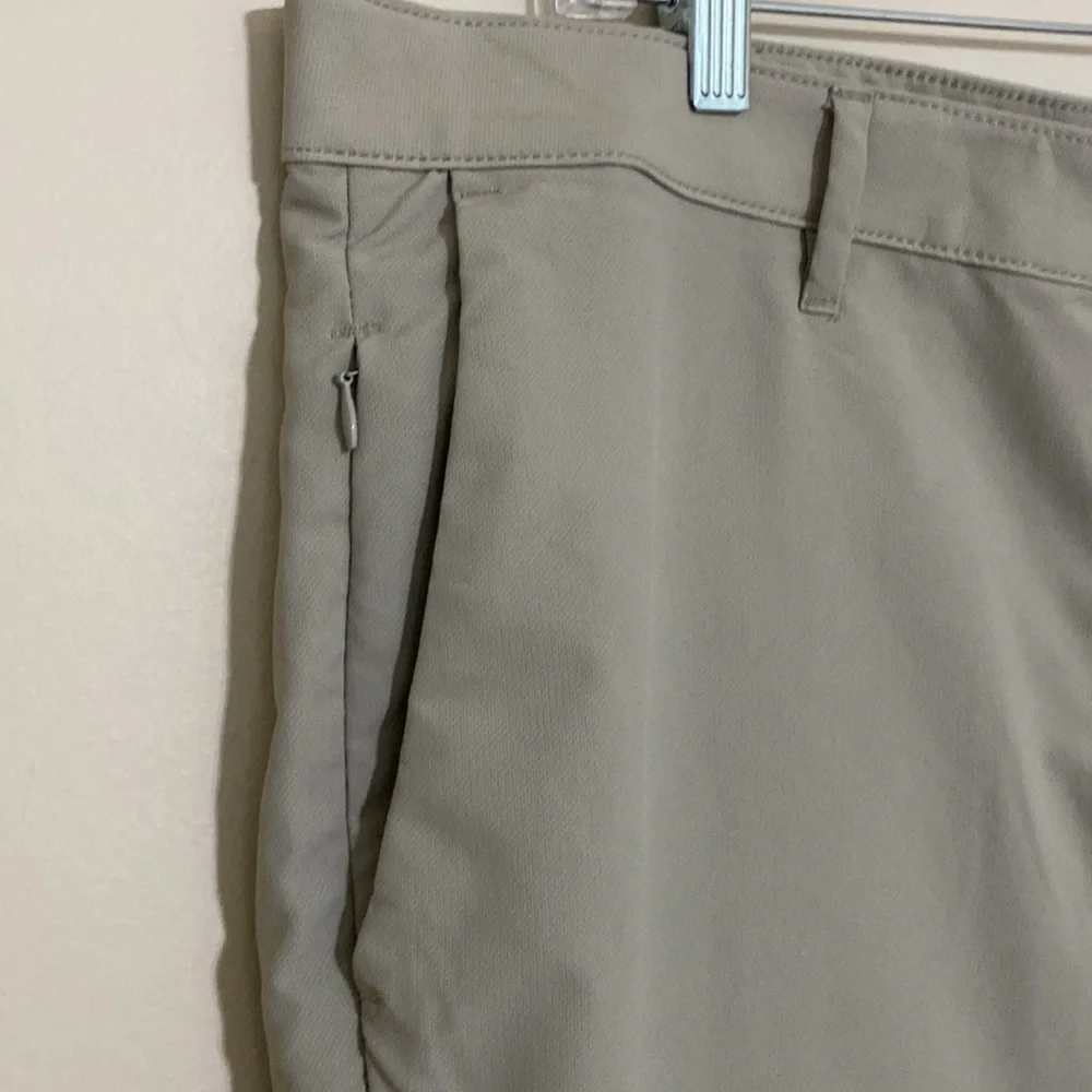 Banana Republic your 43” pants