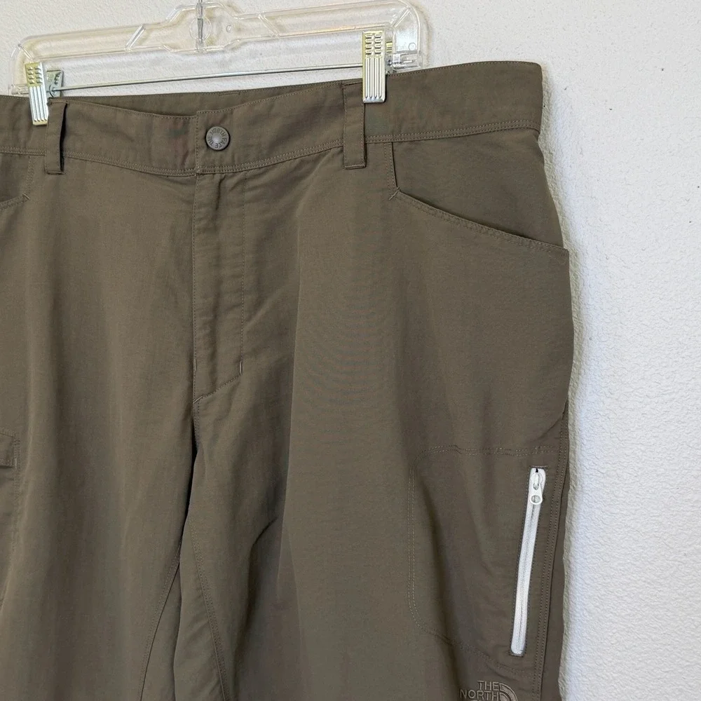 The North Face Paramount Traverse Pants Mens Size 40 Short‎ Brown Cargo Pockets