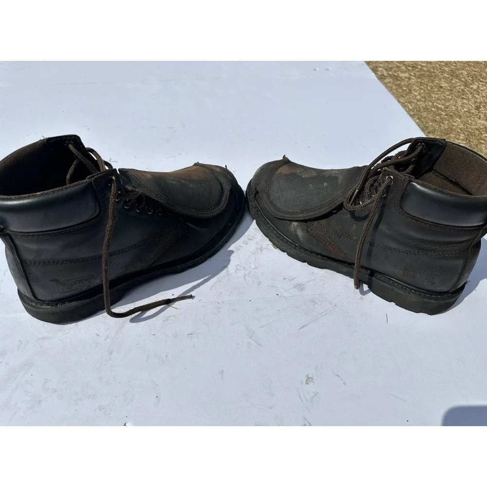Red Wing Shoes have boot07