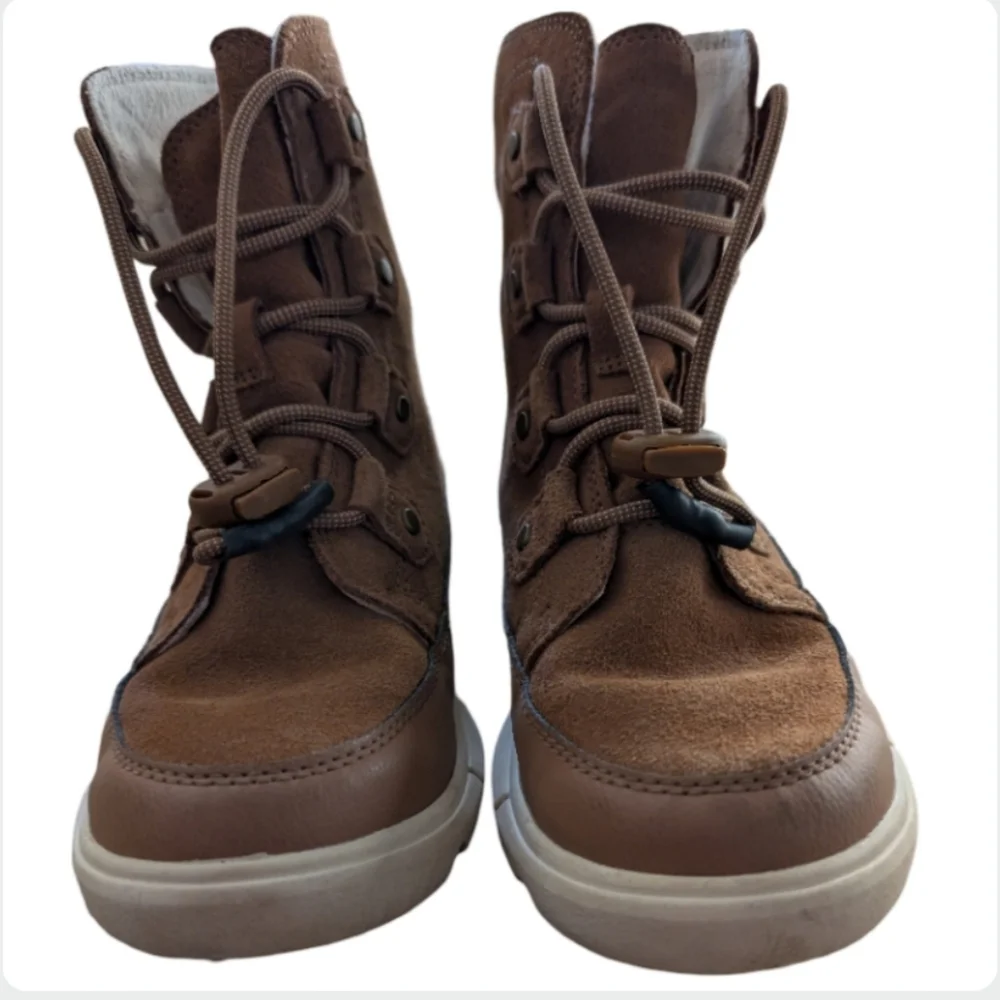 SOREL Waterproof Boots  Youth 2 (fits Women's 4)