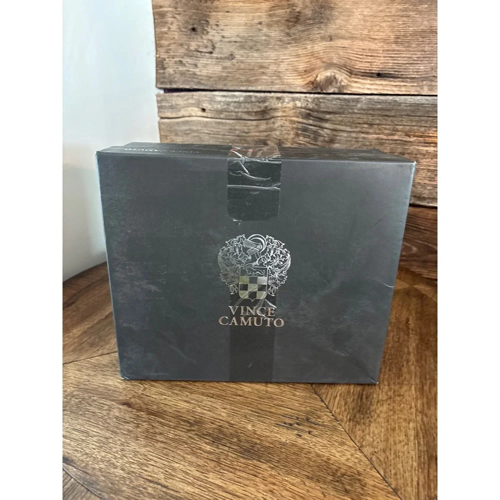 Vince Camuto vince camuto