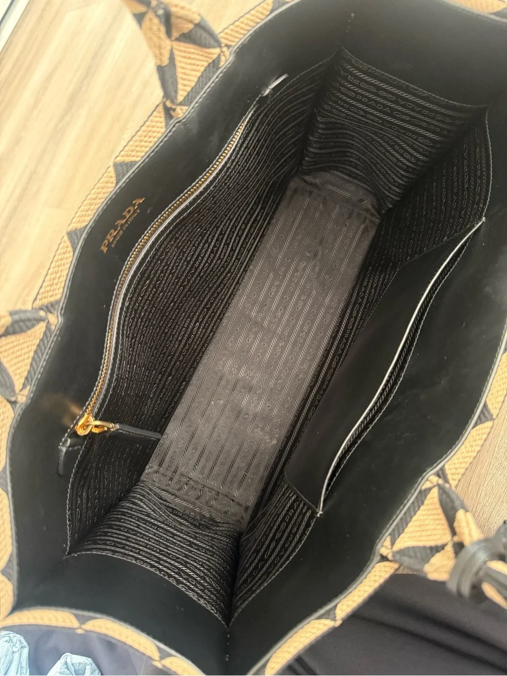 Prada symbole tote