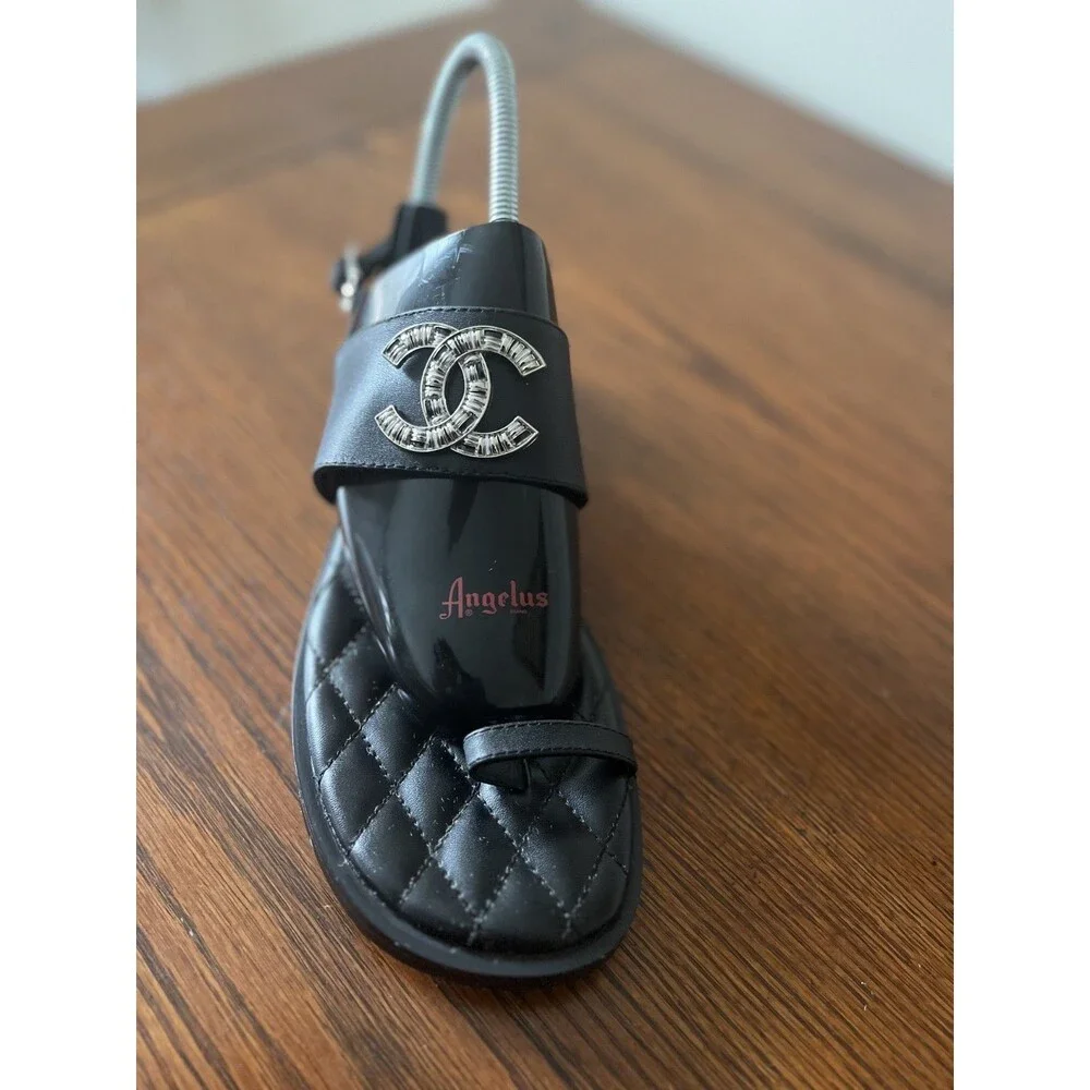 CHANEL authentic quilted