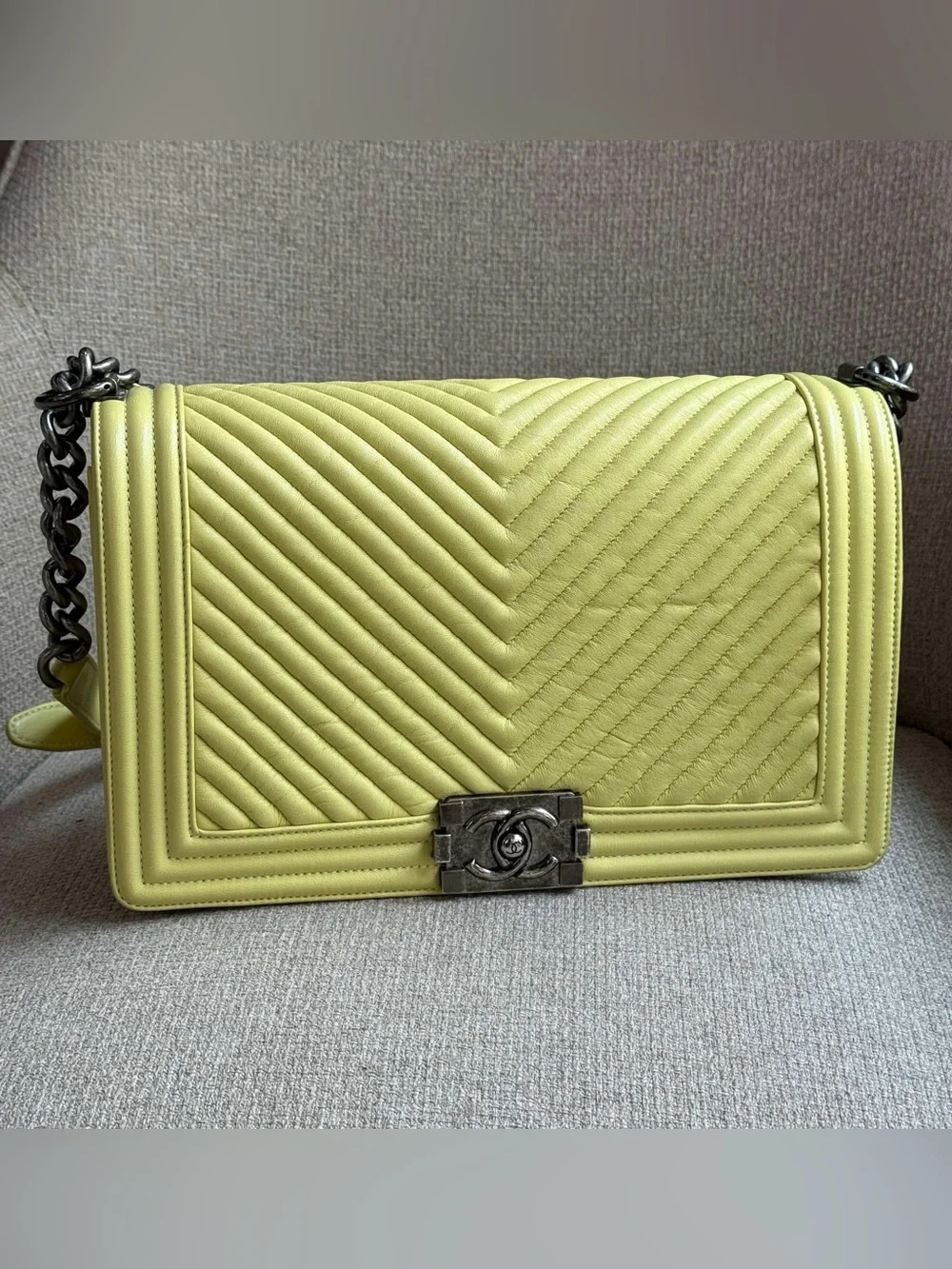 CHANEL classic shoulder