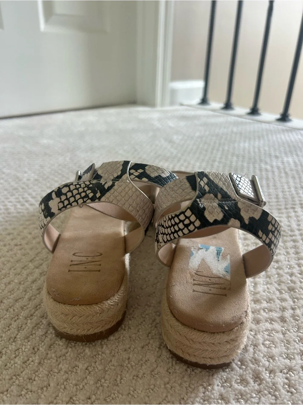 N/A chic snake