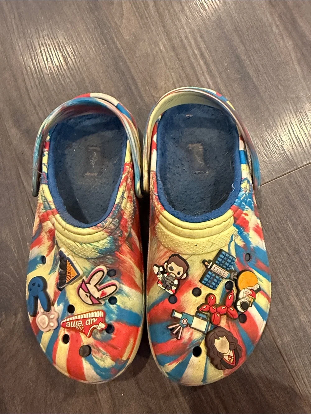Crocs Colorful Tie-Dye Clog Shoes with Character Charms size 4 7:21