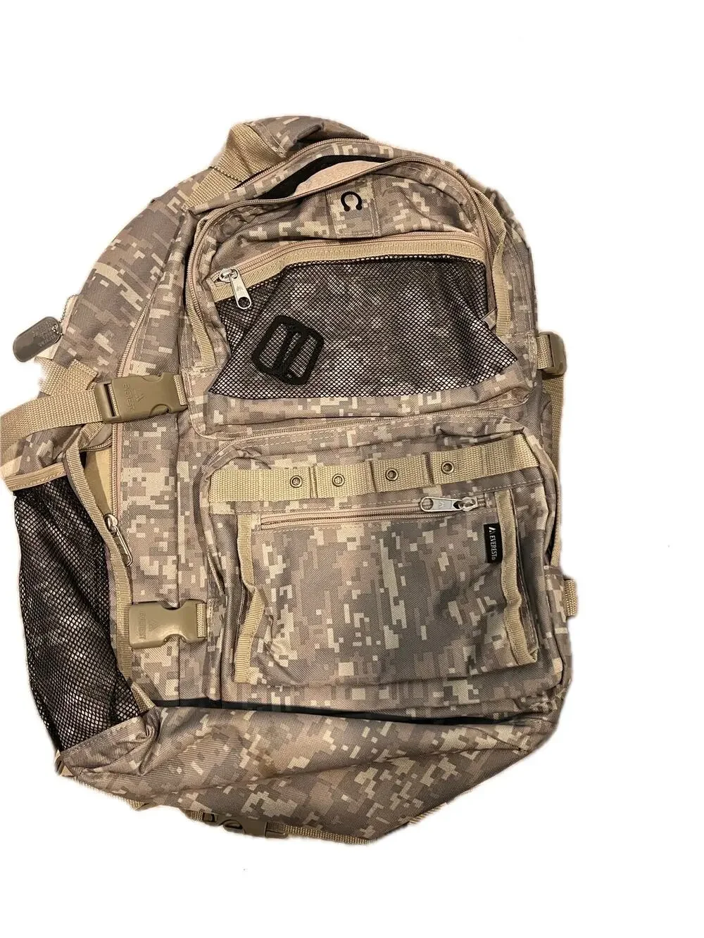 Everest Sand Camo 24L Backpack