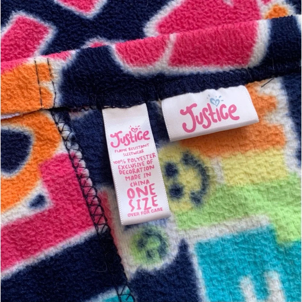 Justice ☮️ folds