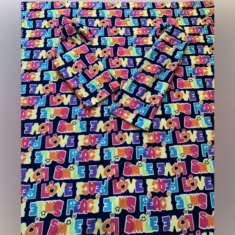 Justice ☮️ folds
