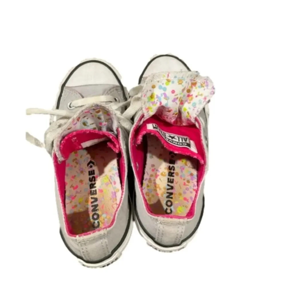Converse gray girls