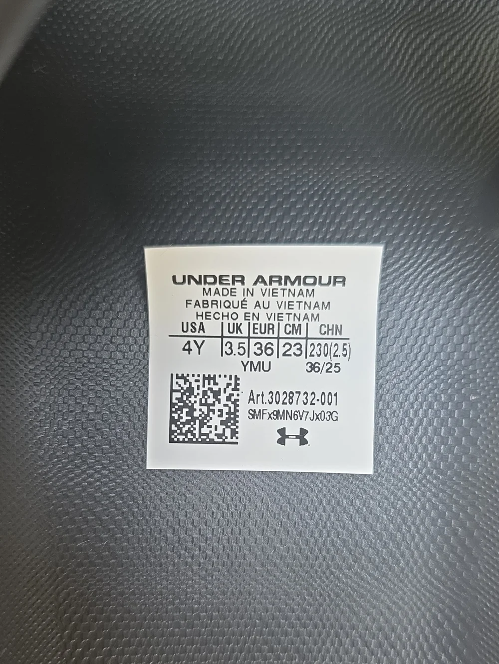 NWT Under Armour Black Locker V Slides Sandals Size 4 Youth