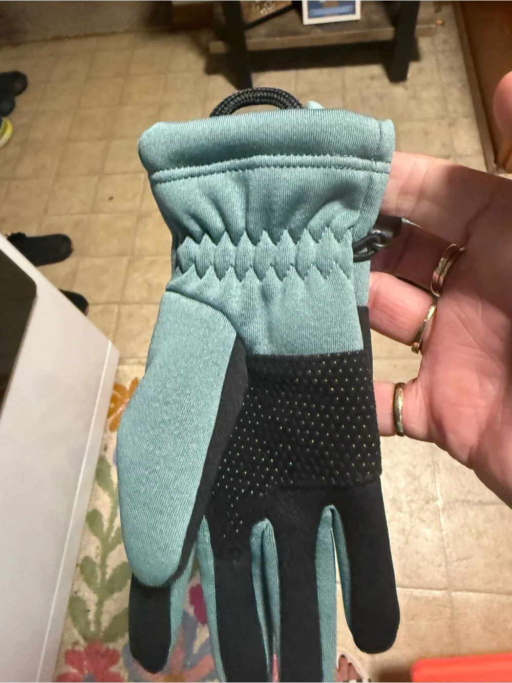 The North Face boys Sage Green and Black Tech Gloves