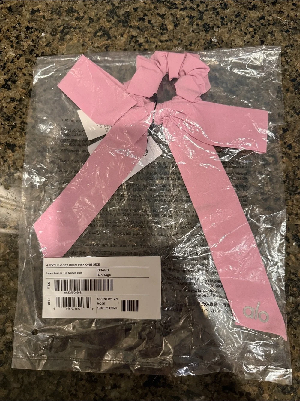 ALO Yoga soft pink