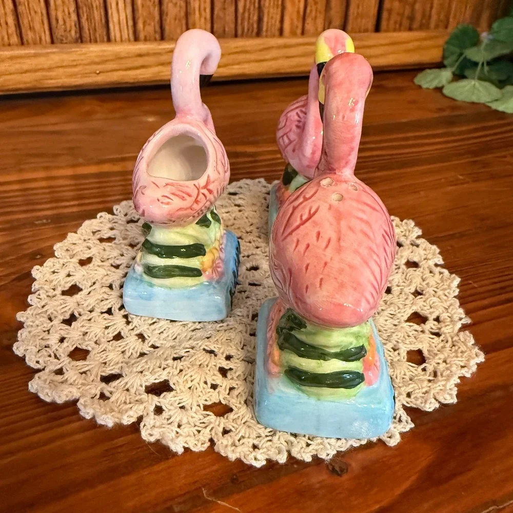 ZH Flamingo Salt Pepper Shakers Toothpick Holder Set Florida Pink Excellent 3pc