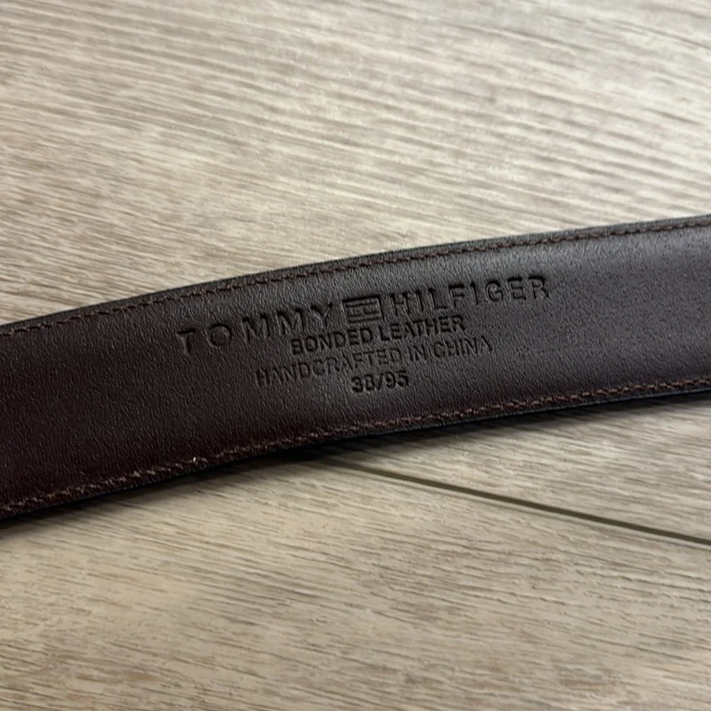 Tommy Hilfiger brown leather belt