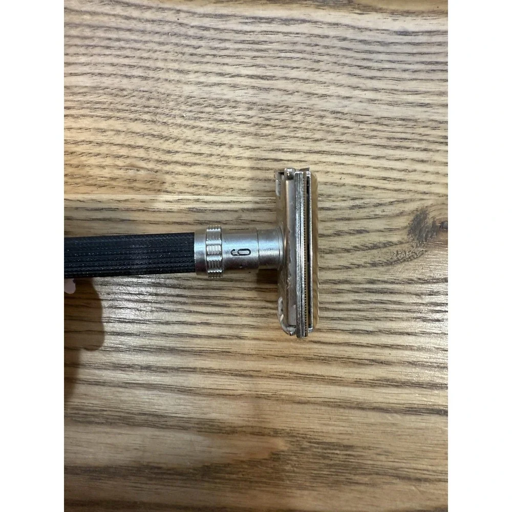Vintage 1970 P-2 Gillette Super‎ Adjustable Safety Razor Plus Blades And Case