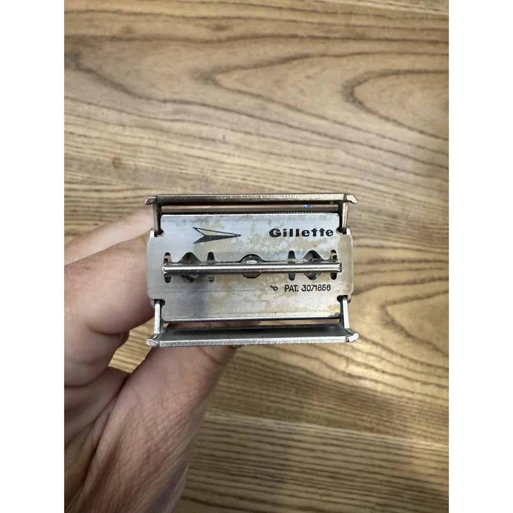 Vintage 1970 P-2 Gillette Super‎ Adjustable Safety Razor Plus Blades And Case
