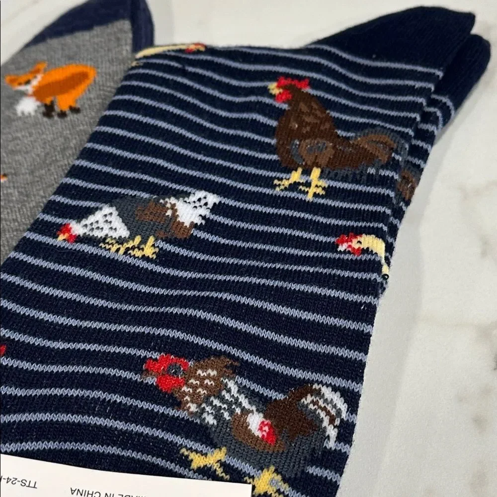 Twisted Toes Crew Socks Mens 8-13 NEW 2 Pair Fox Chickens Rooster Novelty Socks
