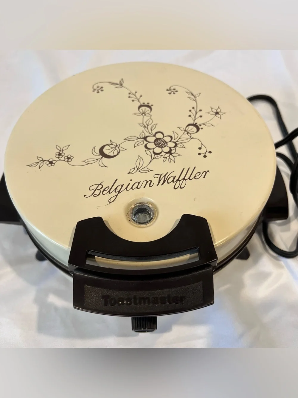 Vintage Toastmaster Belgian Waffle Maker Floral Cream