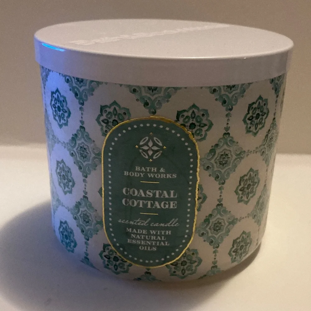 Bath & Body Works Coastal Cottage Candle