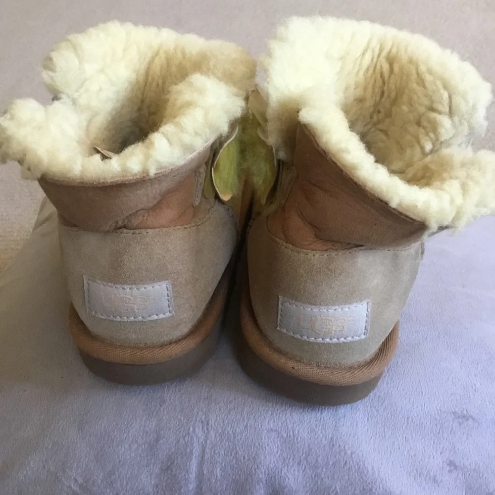 UGG Kids Chestnut Suede Sheepskin Booties with Cream Fur