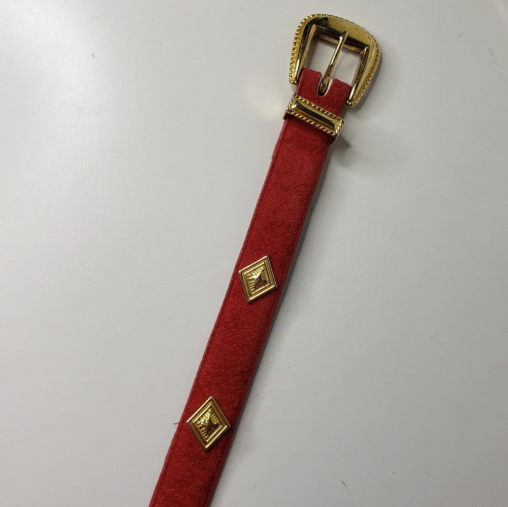Motions East Suede Pig Skin Gold Buckle Diamond Shape Gold Details size S/M